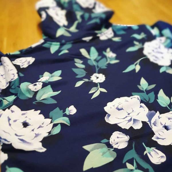 Bio Premium Hoodie Flowers Lifestyle